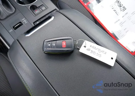 2021 Toyota Highlander L z USA, uszkodzony, nr VIN 5TDCZRAH6MS538197